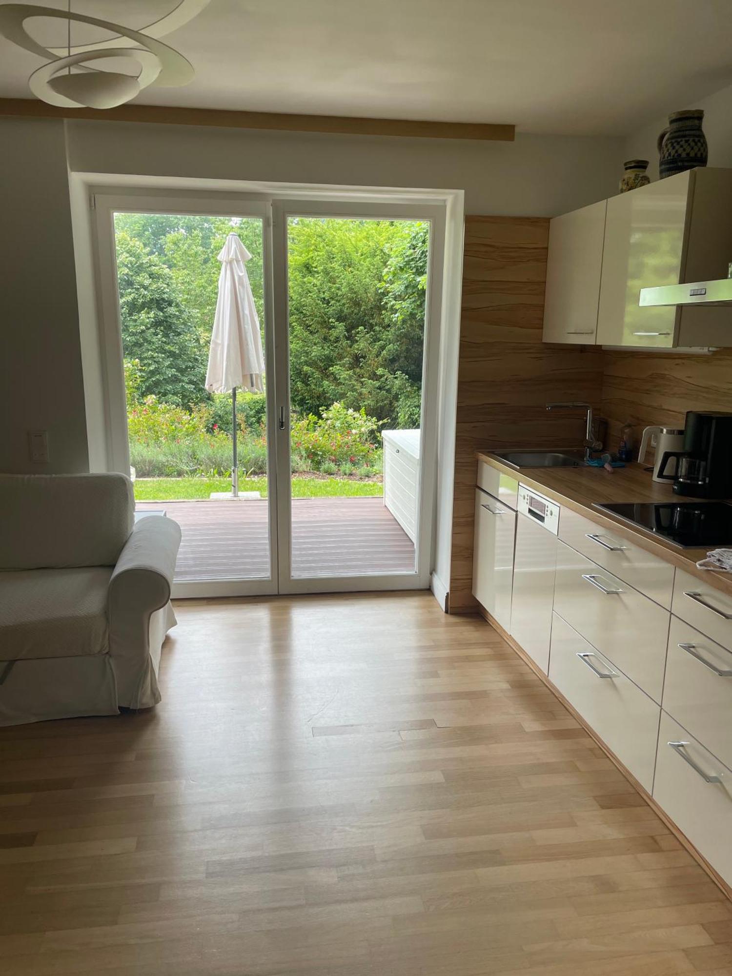 Rose Garden Retreat Private Terrace Apartment *